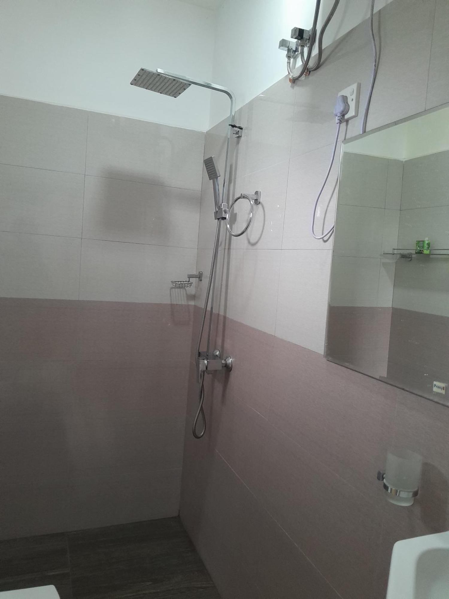 נוארה אליה Creek View Inn מראה חיצוני תמונה